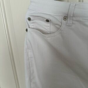 Vineyard Vines White high waisted jeans
